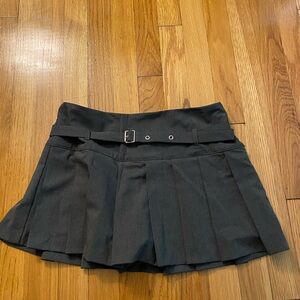 Gray pleaded belted Zara skort